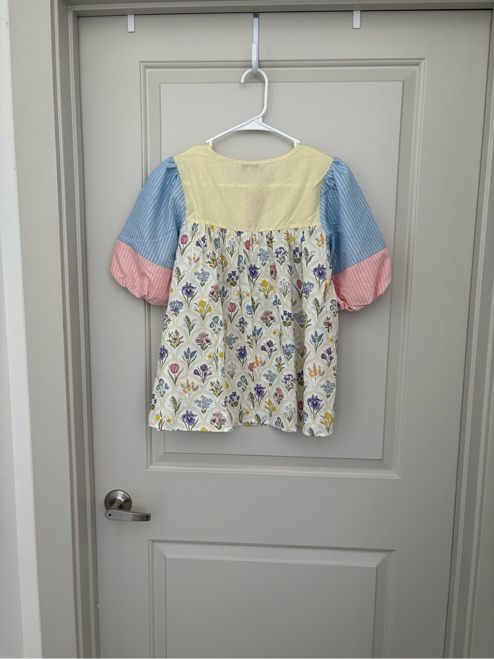 Davi & Dani Floral Patchwork Puff Sleeve Top - Yellow, Blue, Pink NWT Size S - Picture 3 of 6